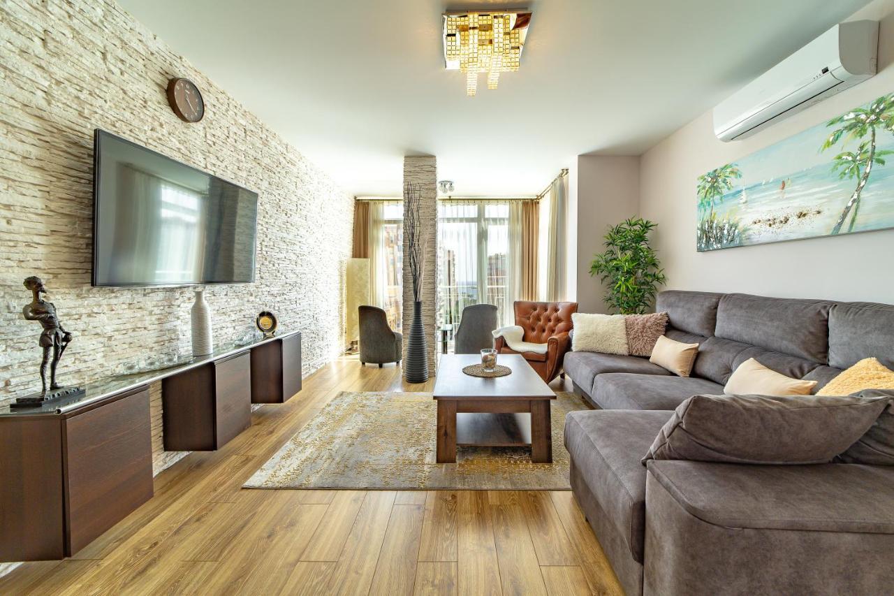 Perla De Malagueta Apartment Malaga Exterior photo